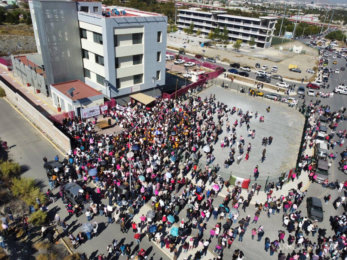 $!Fue convocada por miembros de organizaciones y de los grupos parlamentarios que conforman la oposición contra Morena, como son el PRI, el PAN y el PRD.