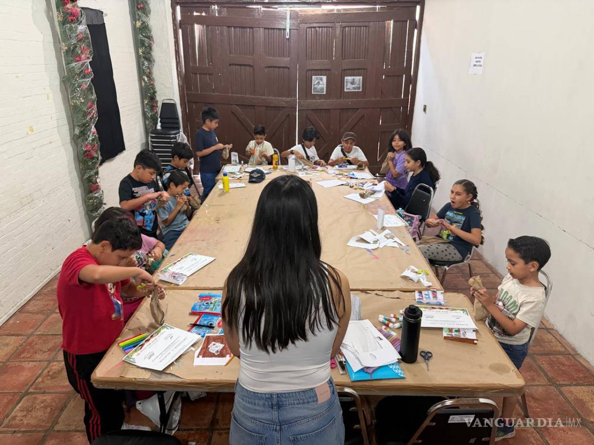 $!Durante las sesiones, los participantes exploraron mecanismos de papel, libros pop-up y ejercicios pensados para estimular la creatividad y la expresión.