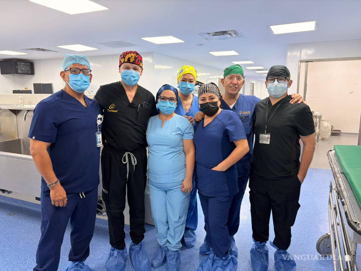 $!El equipo de especialistas de la UMAE No. 71 participó en la primera cirugía de implante coclear realizada por el IMSS en el norte del país.
