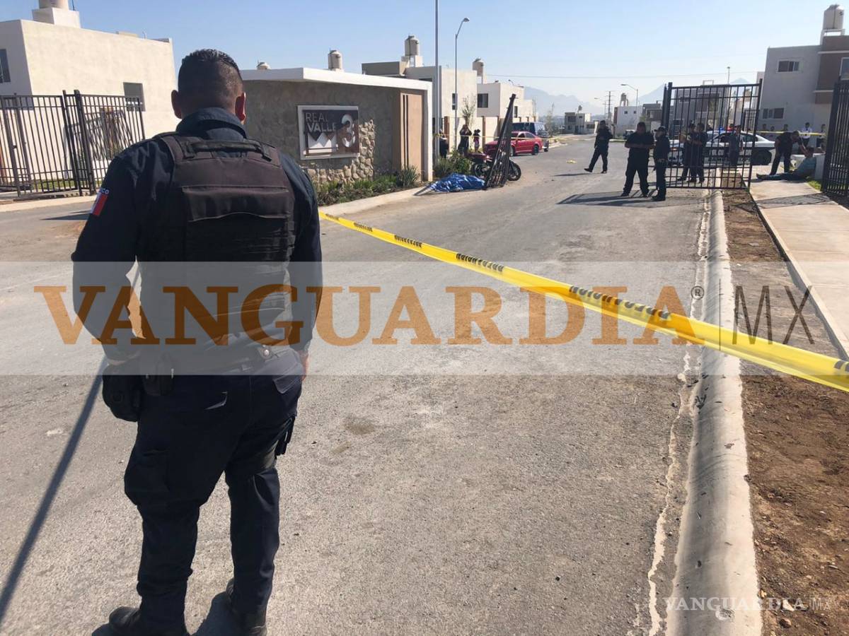 $!Motociclista pierde la vida tras chocar contra barda en colonia de Ramos Arizpe