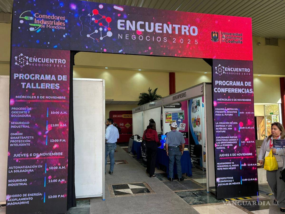 $!Representantes del sector industrial compartieron productos e innovaciones en los stands empresariales.