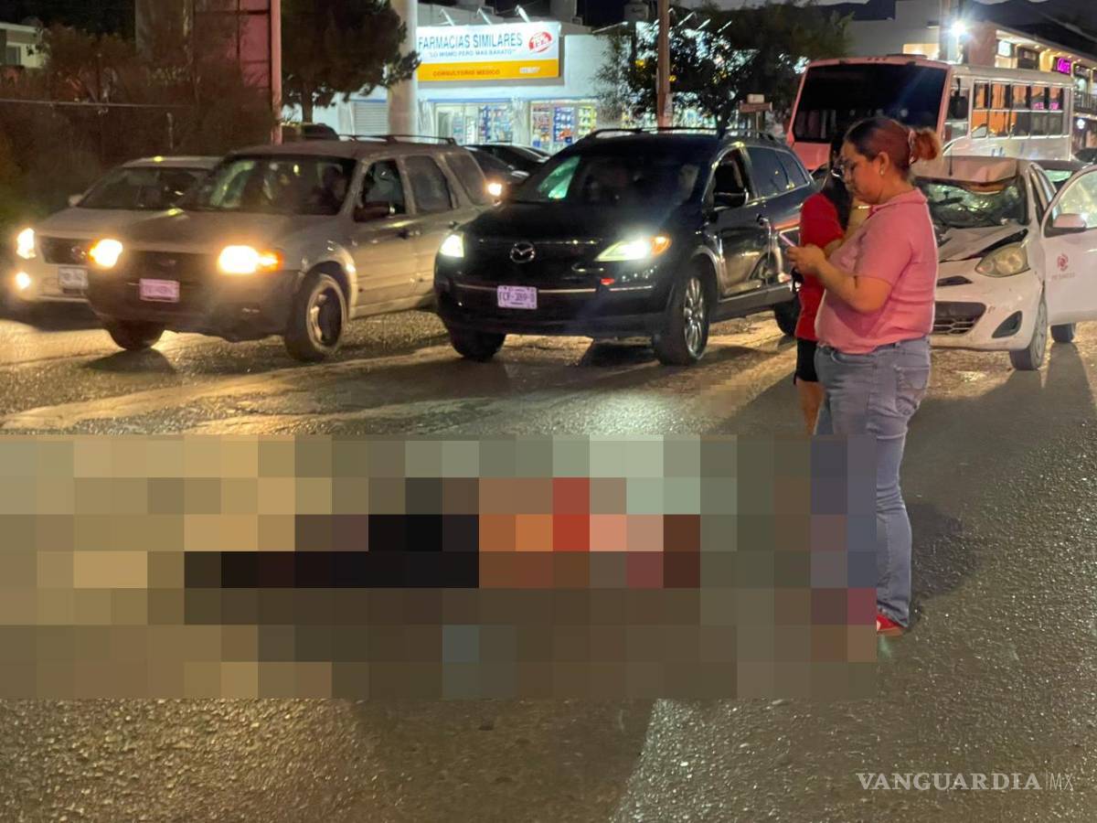 $!Paramédicos de la Cruz Roja acudieron al lugar tras el llamado de testigos, pero el hombre ya no contaba con signos vitales.