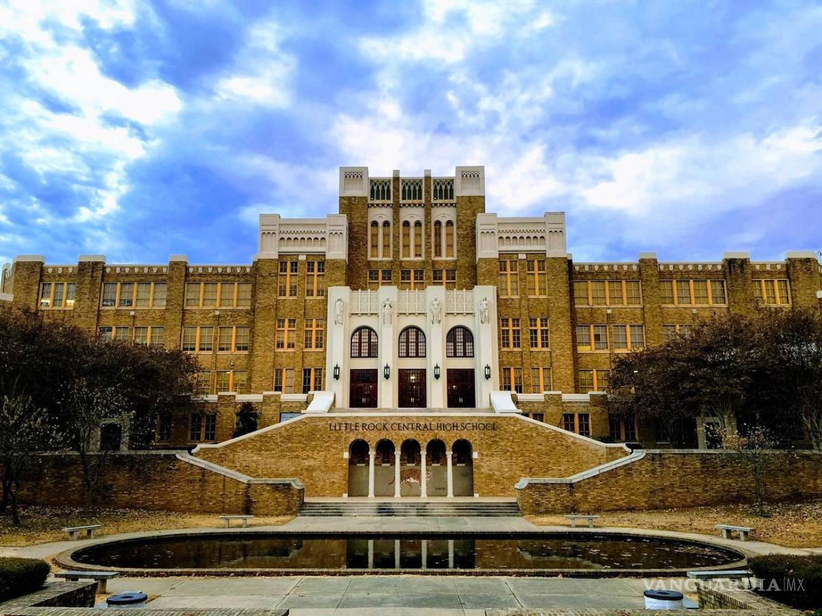 $!El edificio del Ateneo Fuente presenta similitudes con la preparatoria Little Rock Central,de Arkansas.
