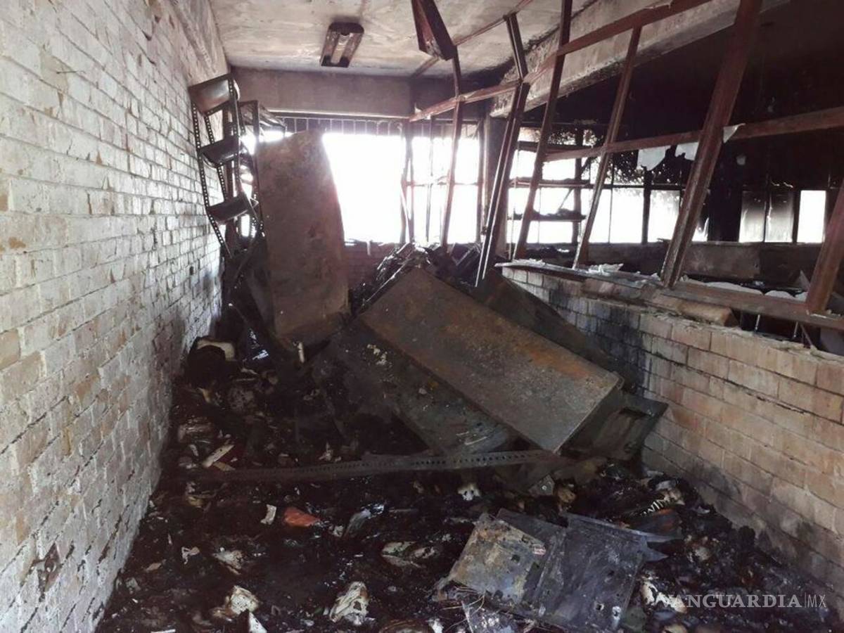 $!Padres, alumnos y maestros se unen para la reconstrucción de biblioteca de la Secundaria 56 de Saltillo