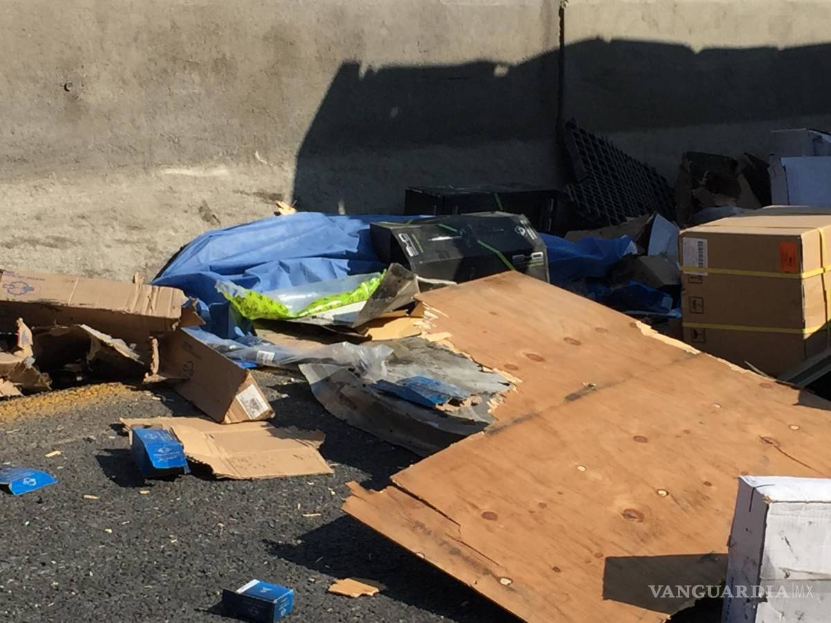 $!Fatal volcadura en la carretera 57 deja dos muertos