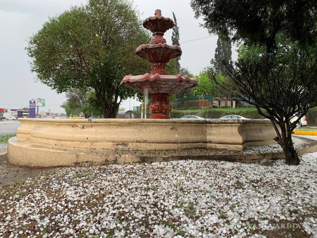 $!Granizo sorprende a saltillenses; tráfico se complica ante fuertes lluvias en diversos sectores