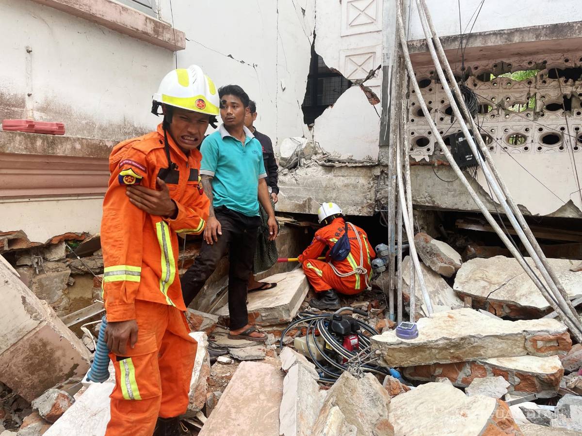 $!Myanmar declaró el estado de emergencia y solicitó ayuda internacional después de que un terremoto de magnitud 7,7 azotara el país, con temblores que se sintieron en los países vecinos.