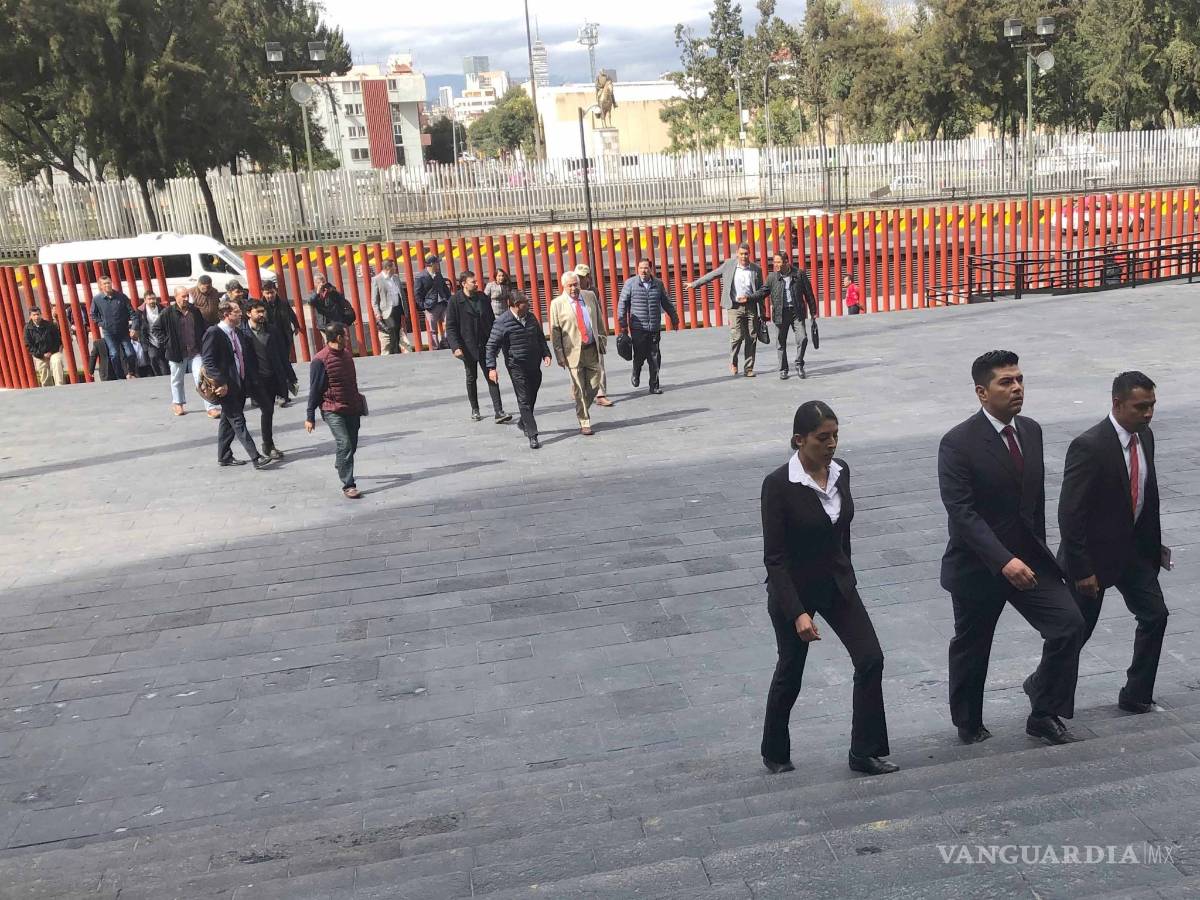 $!Asisten a San Lázaro colaboradores de Peña Nieto y AMLO para ensayar toma de protesta