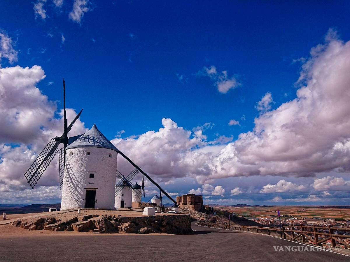 $!¡Que son molinos, no gigantes! El recorrido del Quijote por España