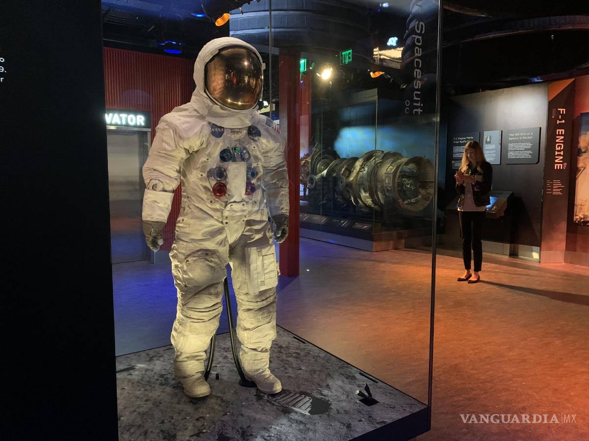 $!Fotografía del traje espacial de Neil Armstrong en el Museo Nacional del Aire y el Espacio de Washington.