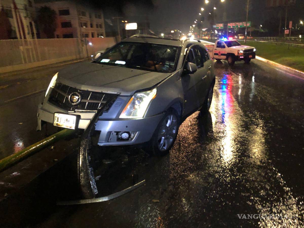 $!Los socorristas decidieron trasladar al padre y a la hija a un nosocomio particular, llevándolos en dos ambulancias distintas a urgencias.