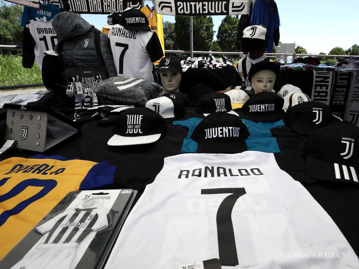 $!Cuadrado pide ayuda en Twitter para elegir su nuevo dorsal en la Juventus