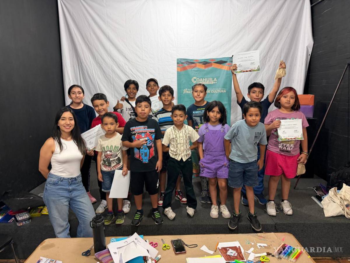 $!Al concluir el taller, las niñas y los niños recibieron un reconocimiento por su participación en las actividades del FINA.