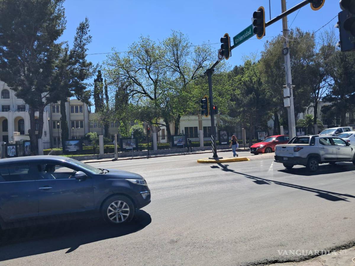 $!La luz roja funciona, pero el semáforo no activa la indicación para peatones.