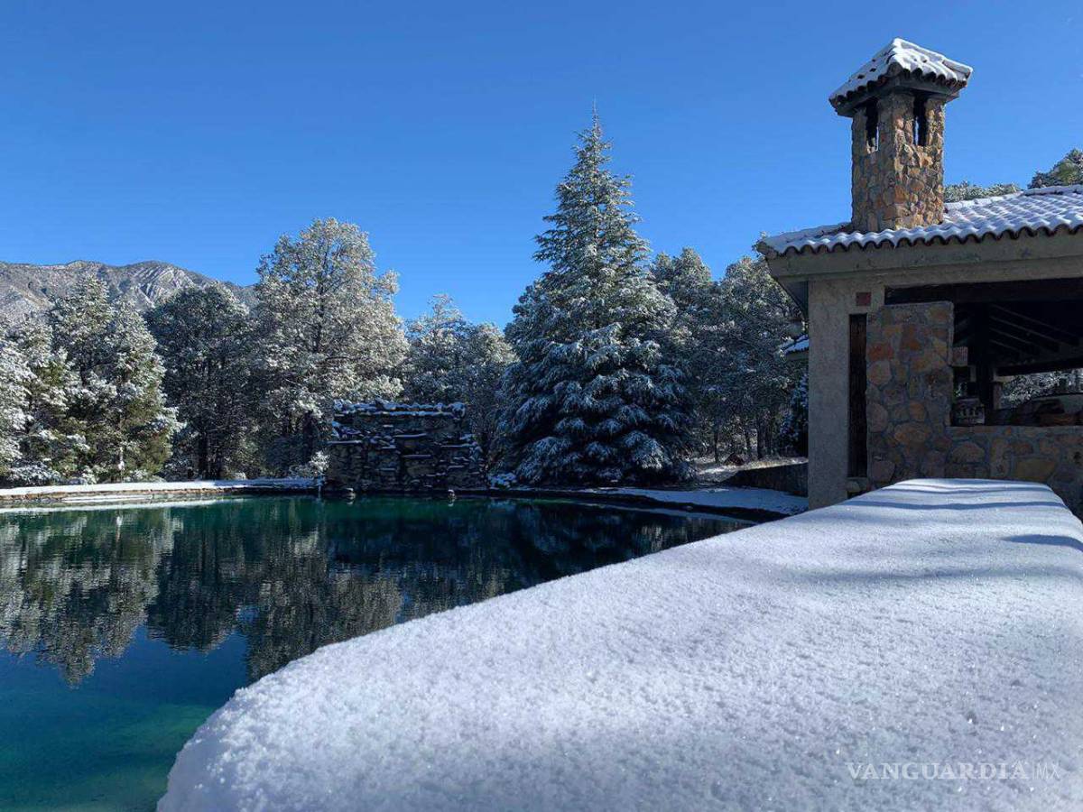 $!Arteaga se pinta de blanco en el último día del año