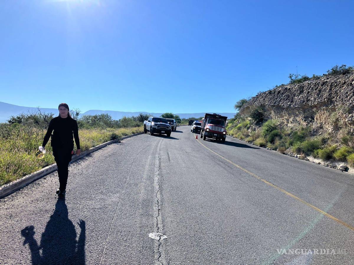 $!El cuerpo estaba dentro de un contenedor y fue trasladado a una funeraria para la necropsia de ley.