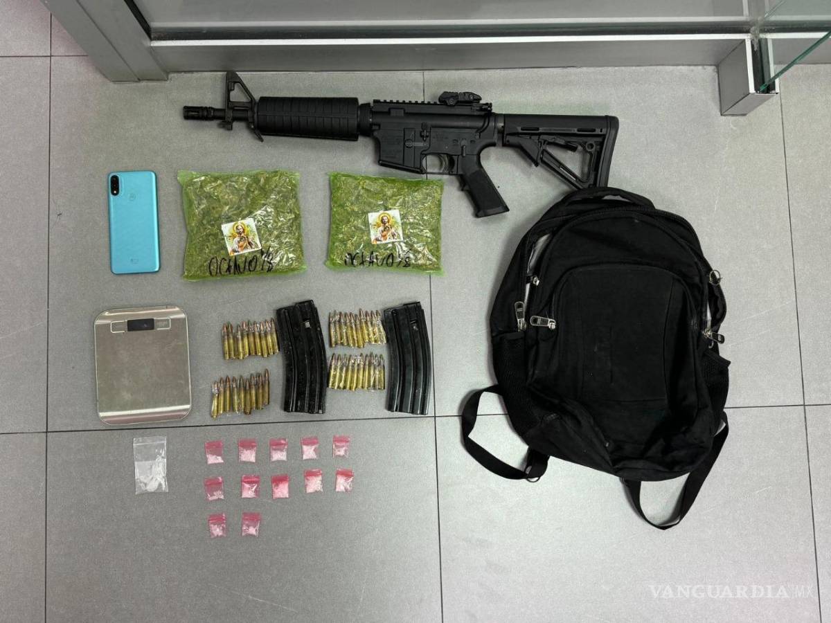 $!Detienen en Nuevo León a tres hombres en posesión de armas largas y drogas