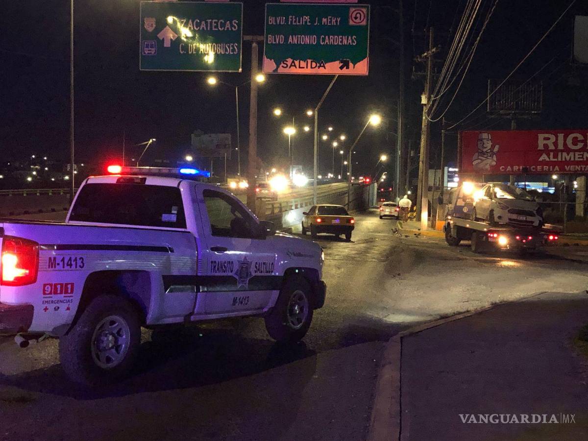 $!Al lugar se trasladaron elementos de tránsito municipal, quienes tomaron conocimiento de lo ocurrido.