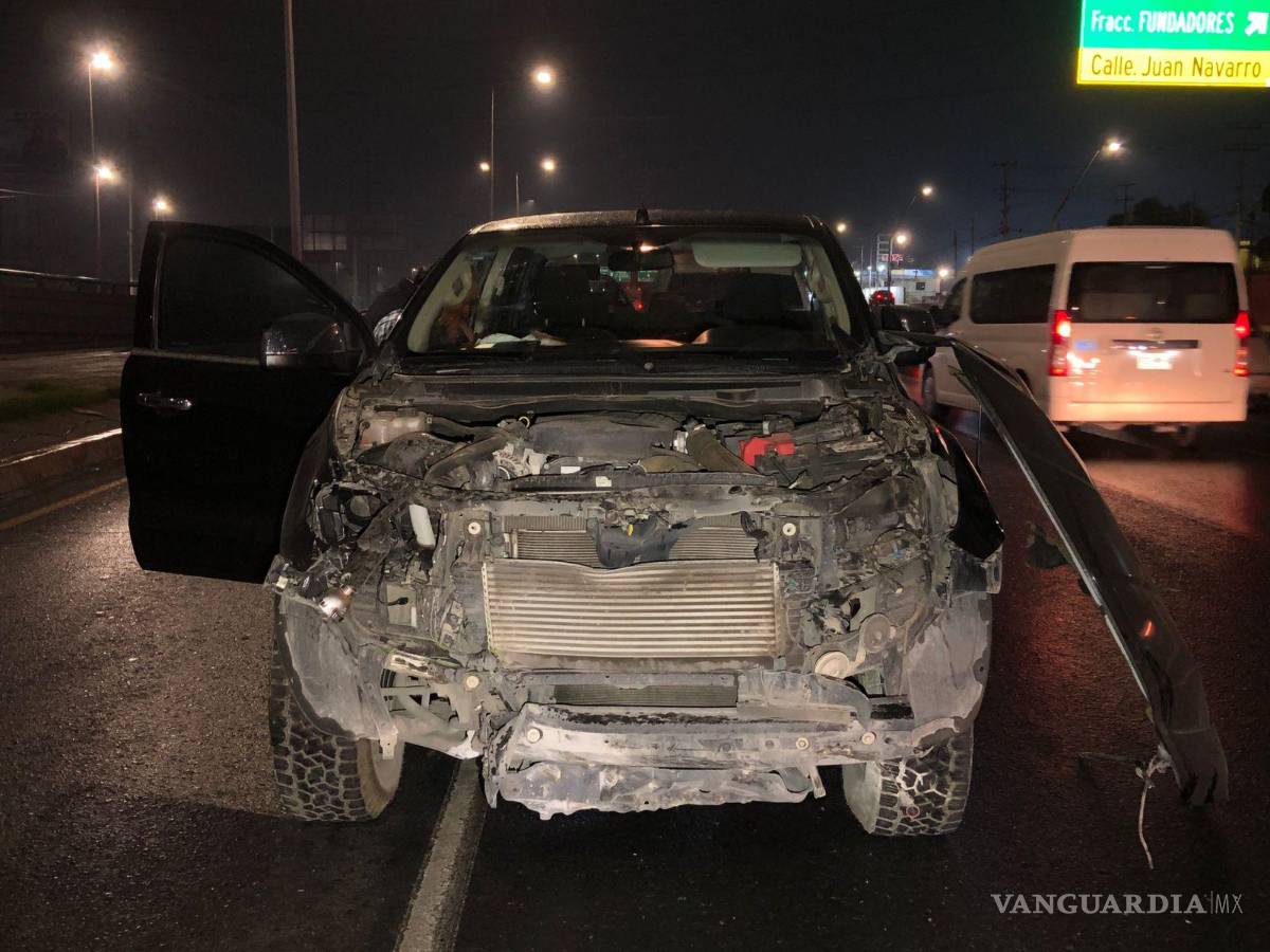 $!Afortunadamente el conductor, quien transitaba sin acompañante, resultó ileso, quedando todo en un susto.