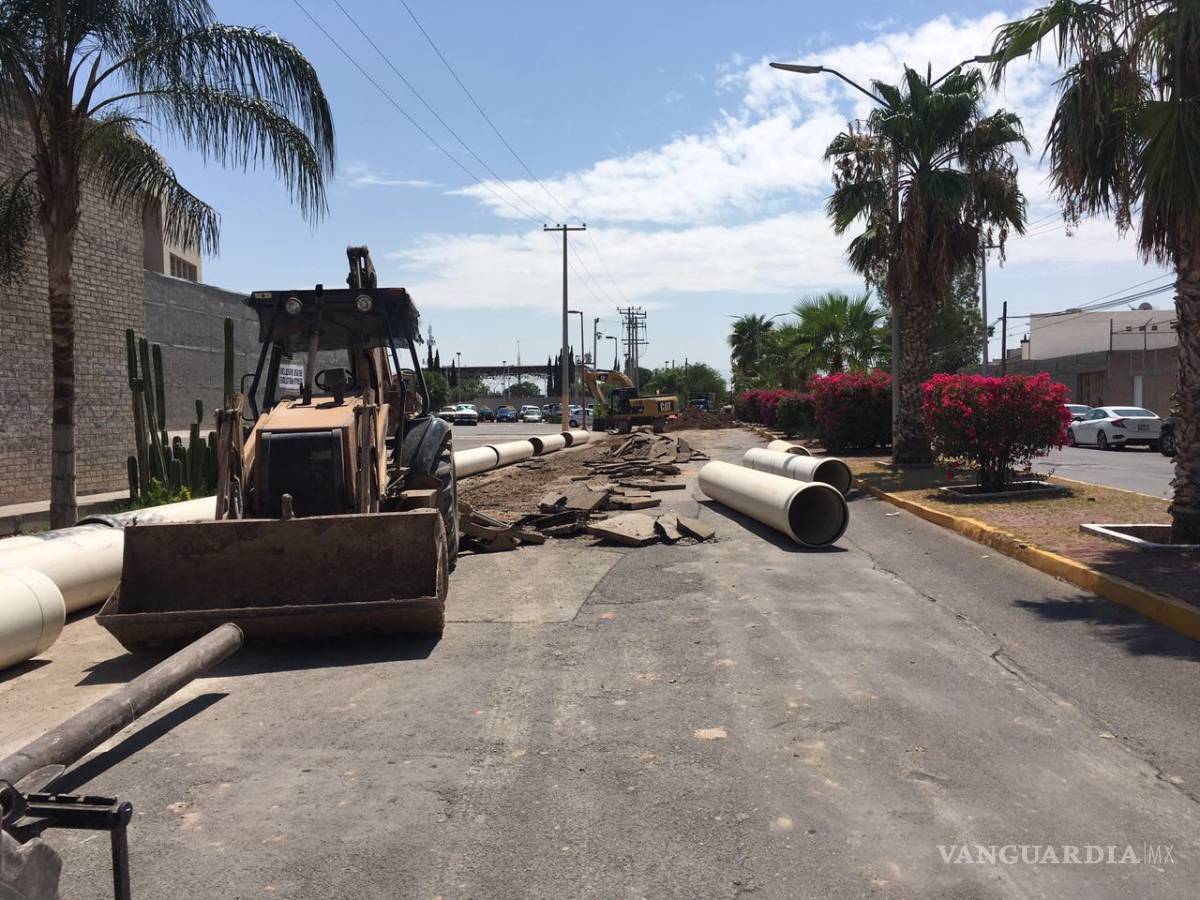$!Instala Simas Torreón tubería sanitaria en el sector de El Fresno