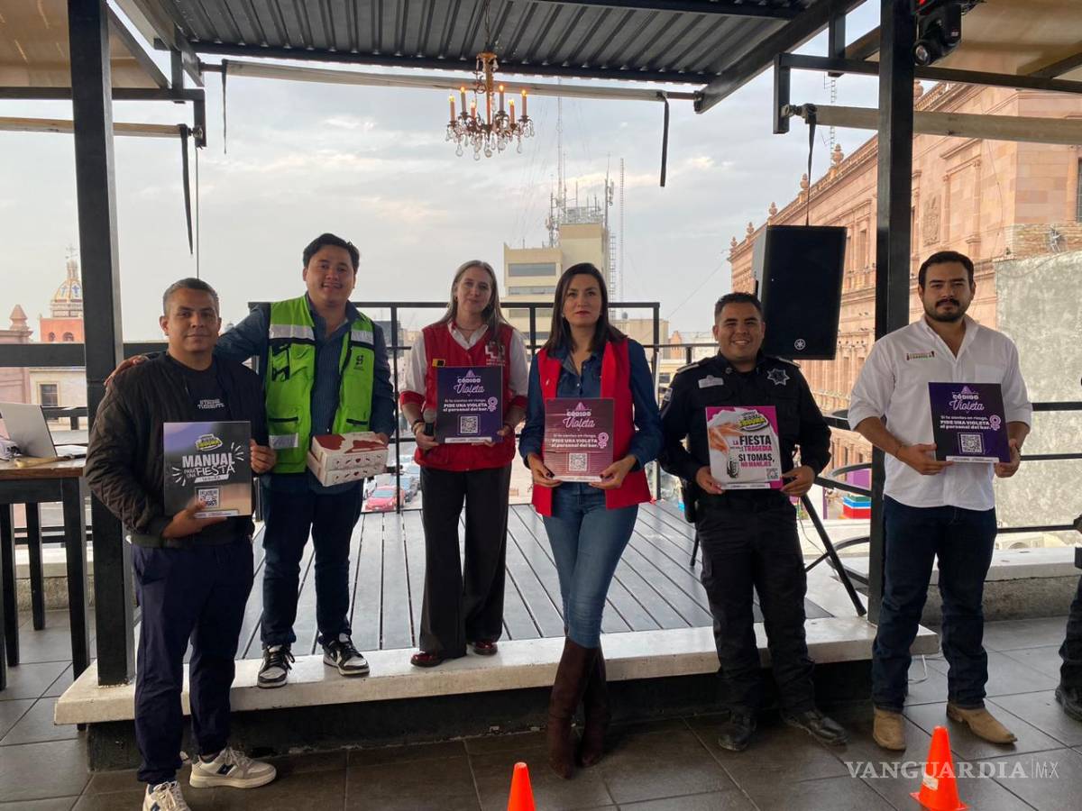 $!Personal municipal y estatal impartió capacitación preventiva a trabajadores y asistentes del bar Baricci Albricci como parte del programa Fiesta Segura.