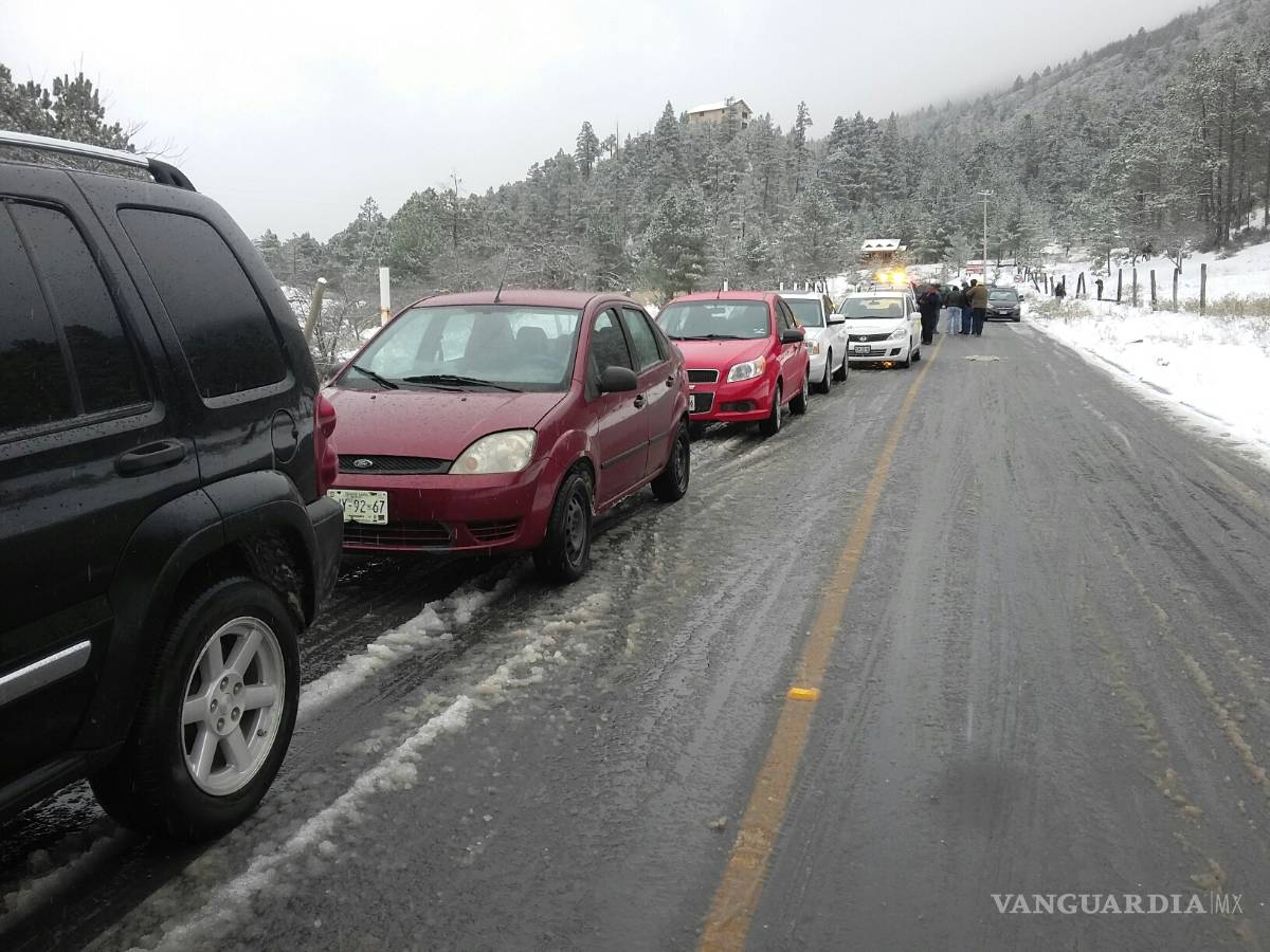 $!Cae aguanieve en Saltillo