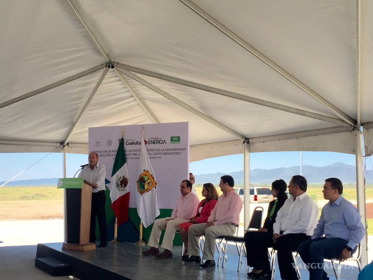 $!Ponen nombre de César Cantú Benavides a la Universidad Tecnológica de Saltillo