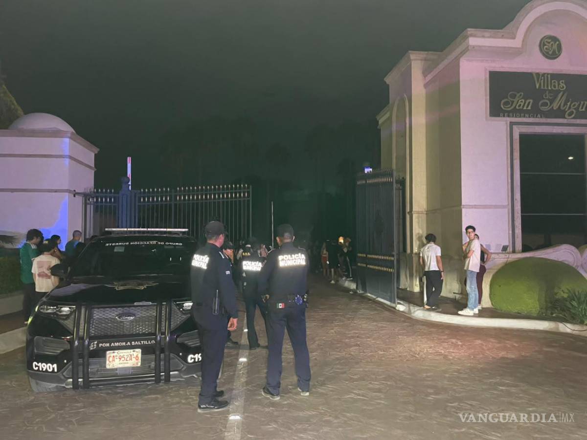 $!Manifestantes acudieron al sector donde vive la presunta responsable de maltrato animal en el caso “Rocky”.