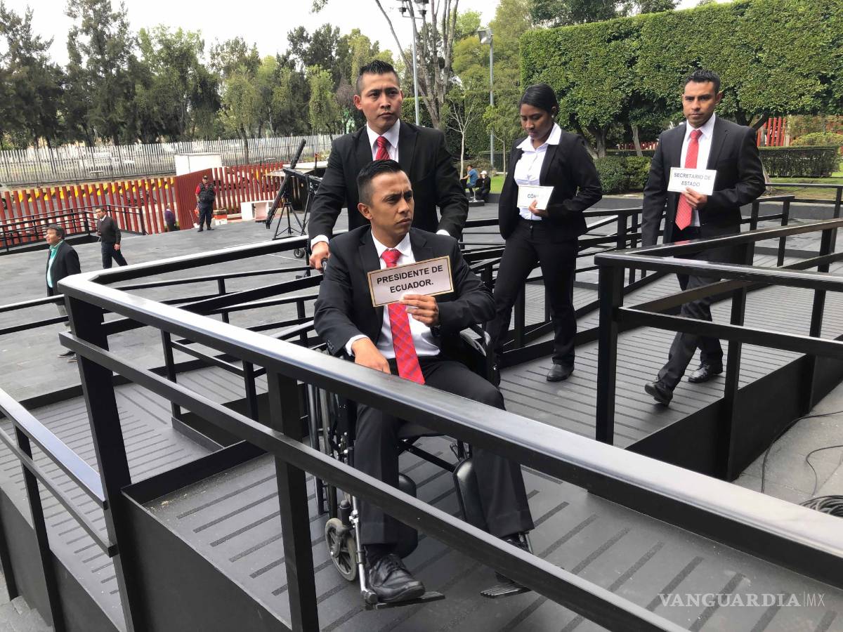 $!Asisten a San Lázaro colaboradores de Peña Nieto y AMLO para ensayar toma de protesta