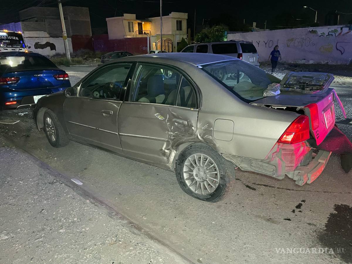 $!El accidente ocurrió en el cruce de la calle Soyula y bulevar Mirasierra.
