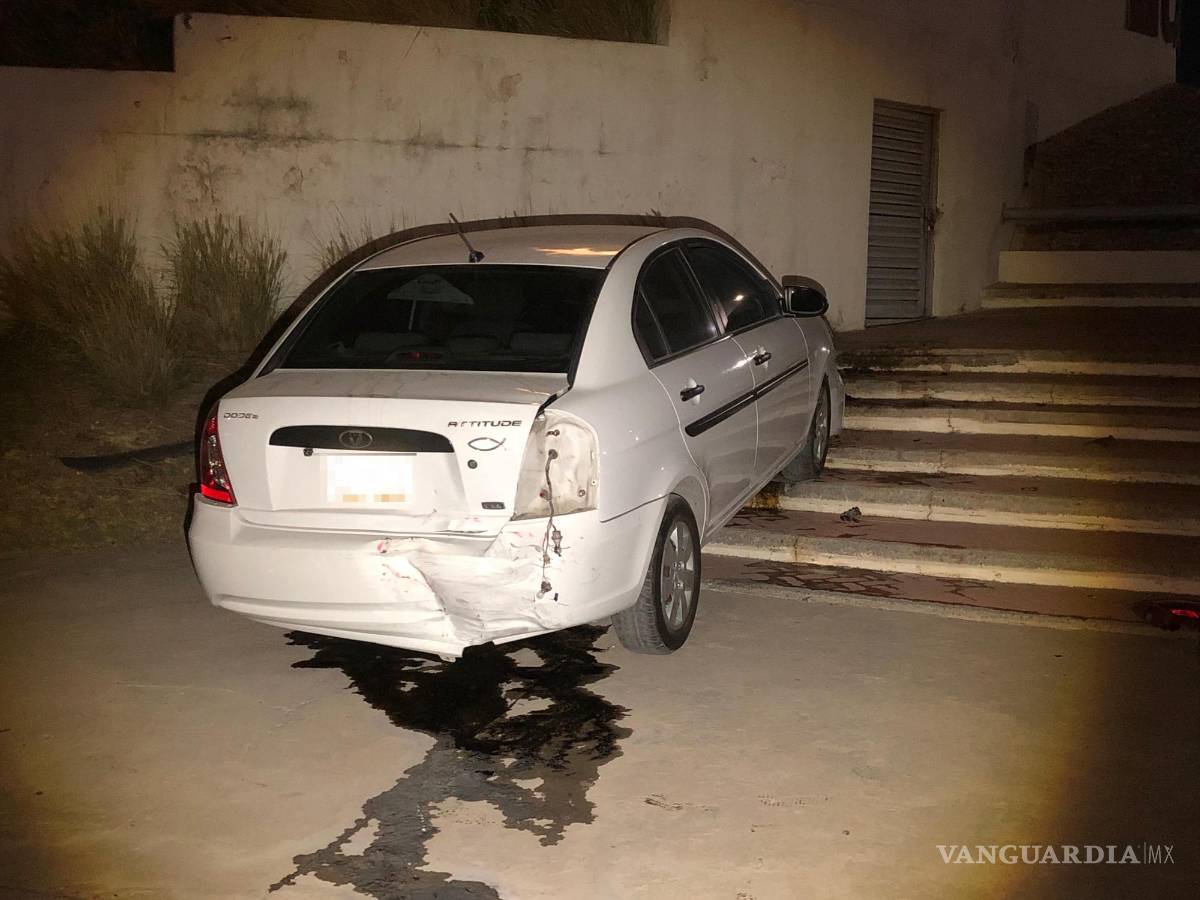 $!Ambos vehículos fueron llevados al corralón tras el aparatoso choque al norte de Saltillo.