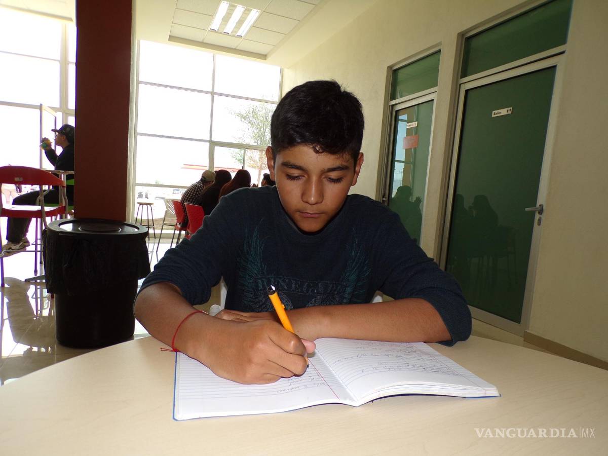 $!Como los hermanos Alfredo y Manu se aburrían de las clases tradicionales, sus padres tuvieron que pagar clases particulares.