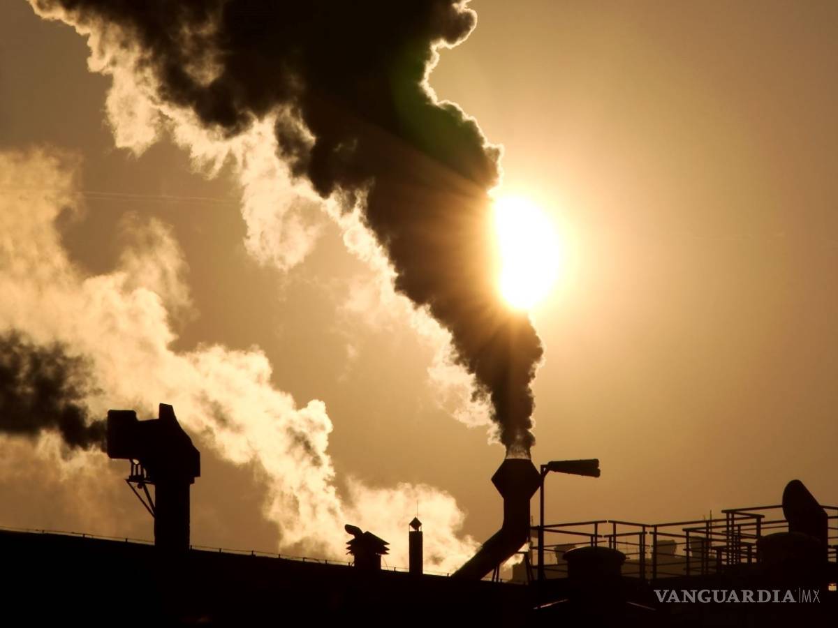 $!Gobierno de AMLO quemaría combustóleo que no se vende para generar energía; es dañino para la salud y el ambiente