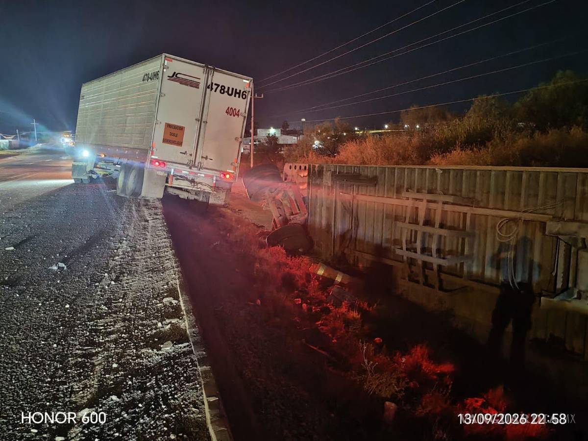$!El accidente ocurrió en el kilómetro 10+300 de la carretera antigua a Monclova.