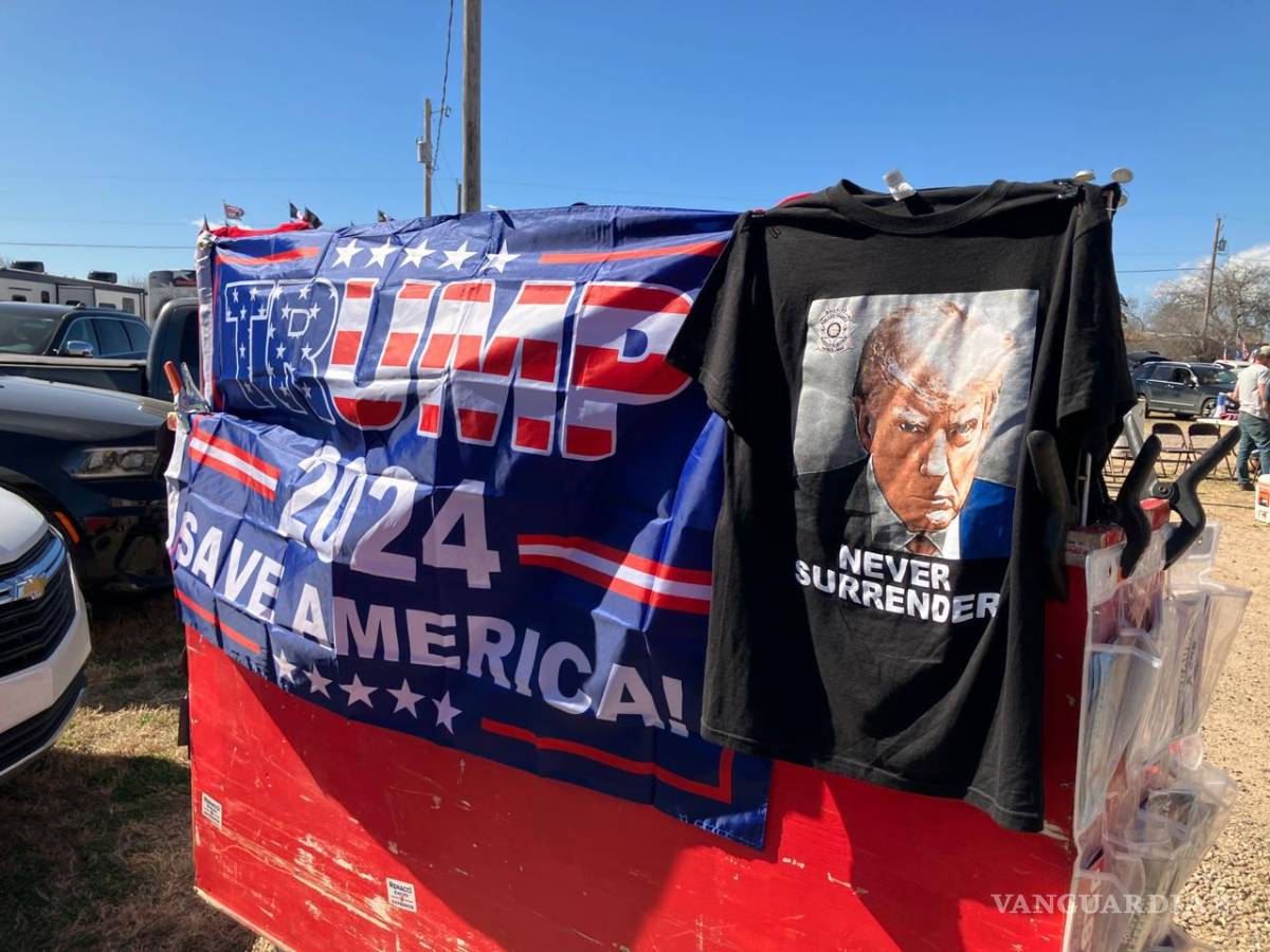 $!Los manifestantes muestran su simpatía por Trump.