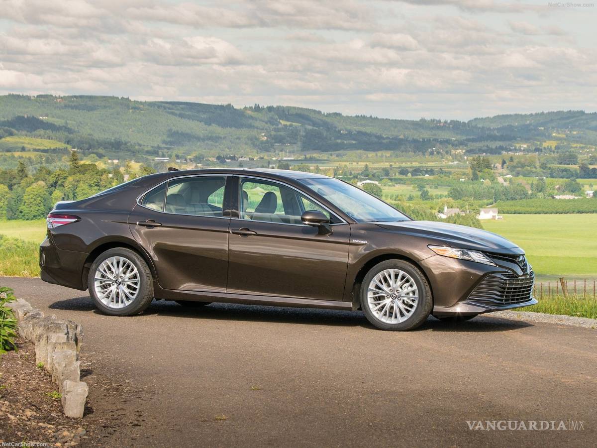 $!Toyota Camry Hybrid llega a México; estos son sus precios, versiones y equipamiento