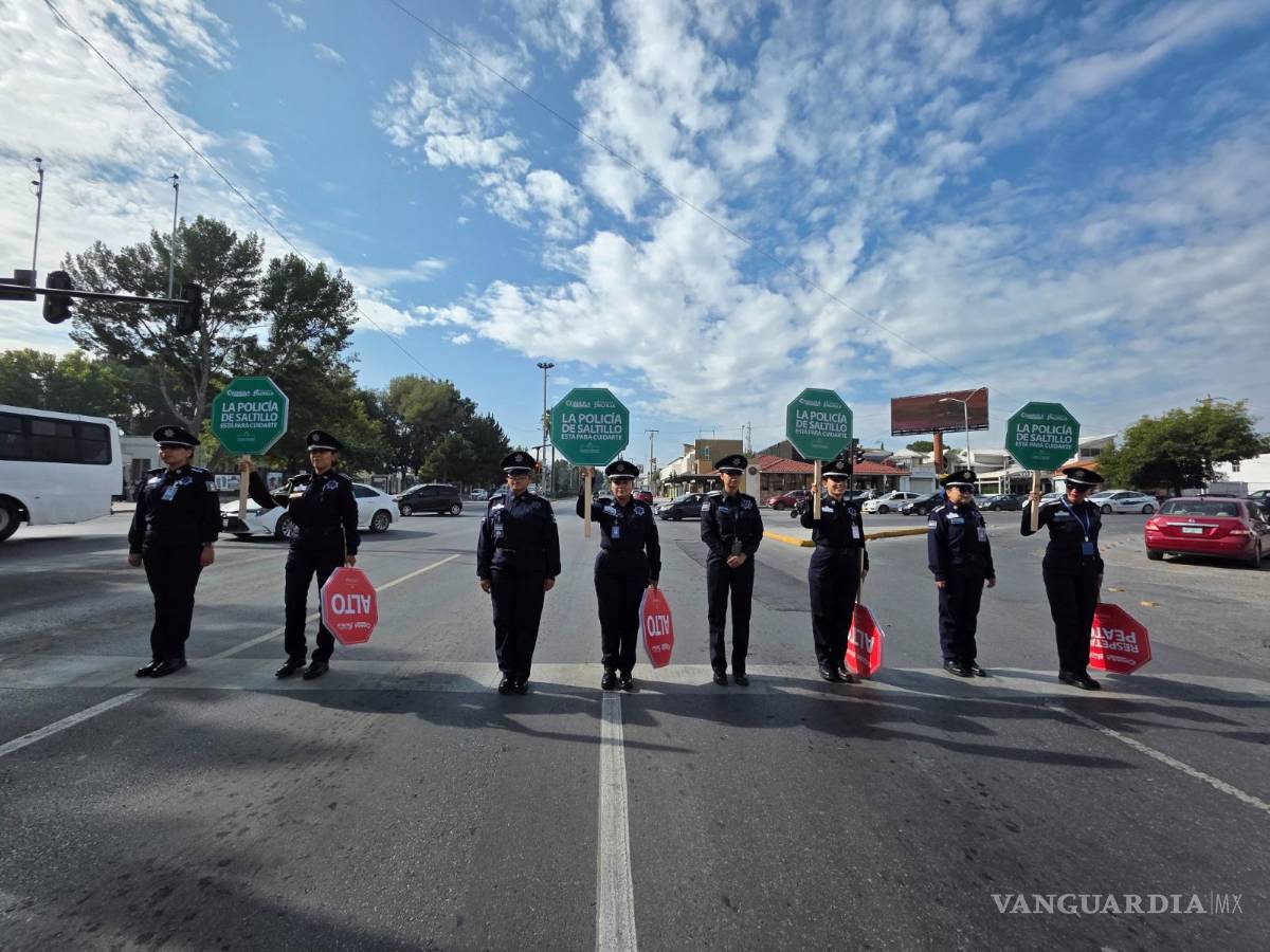 $!El uso del cinturón de seguridad y el respeto a los límites de velocidad forman parte de los mensajes difundidos durante la campaña.