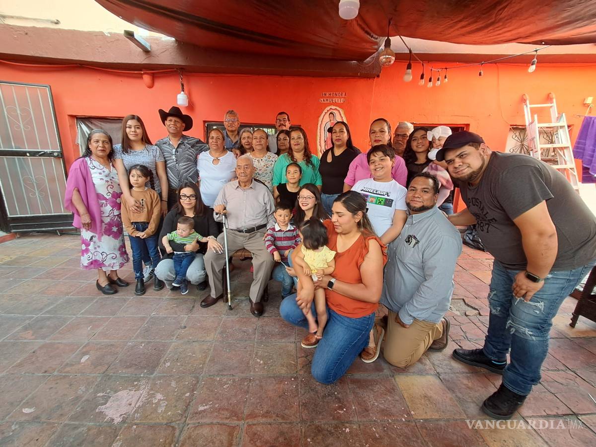 $!La familia Mata se reunió para celebrar de manera anticipada los 100 años de don Antonio, un encuentro en el que estuvieron presentes cinco generaciones.