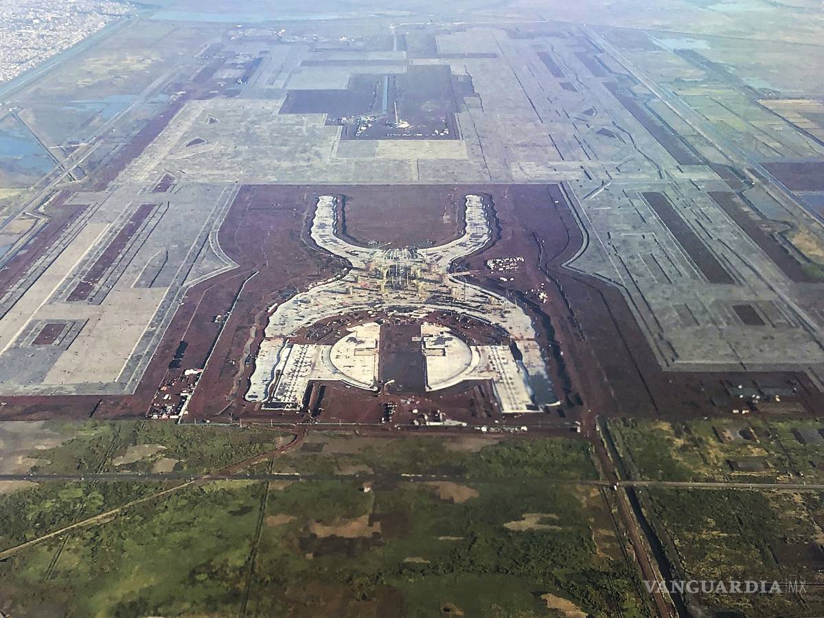 $!Congelan cuentas de empresario acusado de fraude por trabajos en NAIM