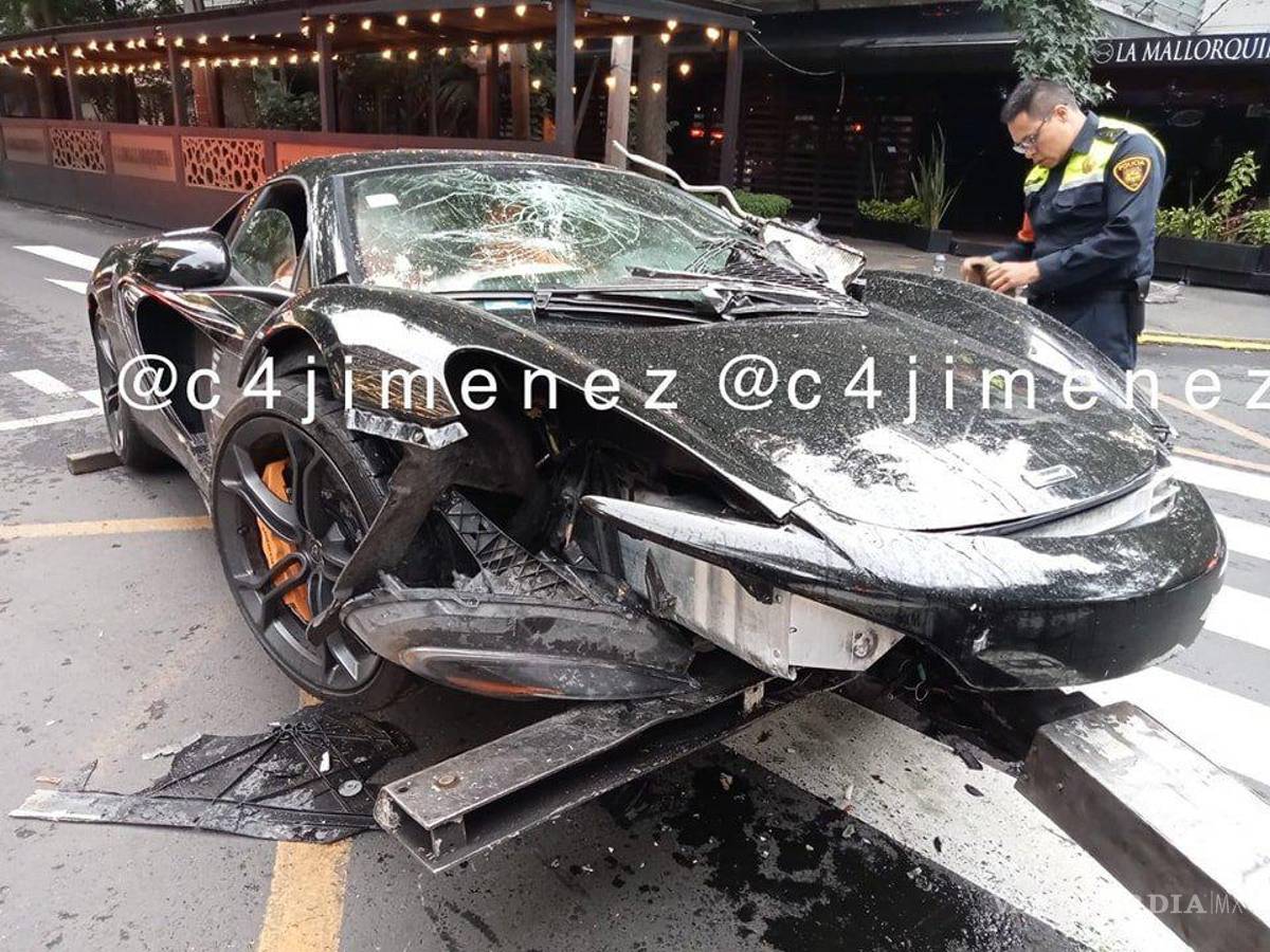 $!Chocan McLaren de 5 mdp en Polanco y lo abandonan, ¡con dos mujeres dentro!