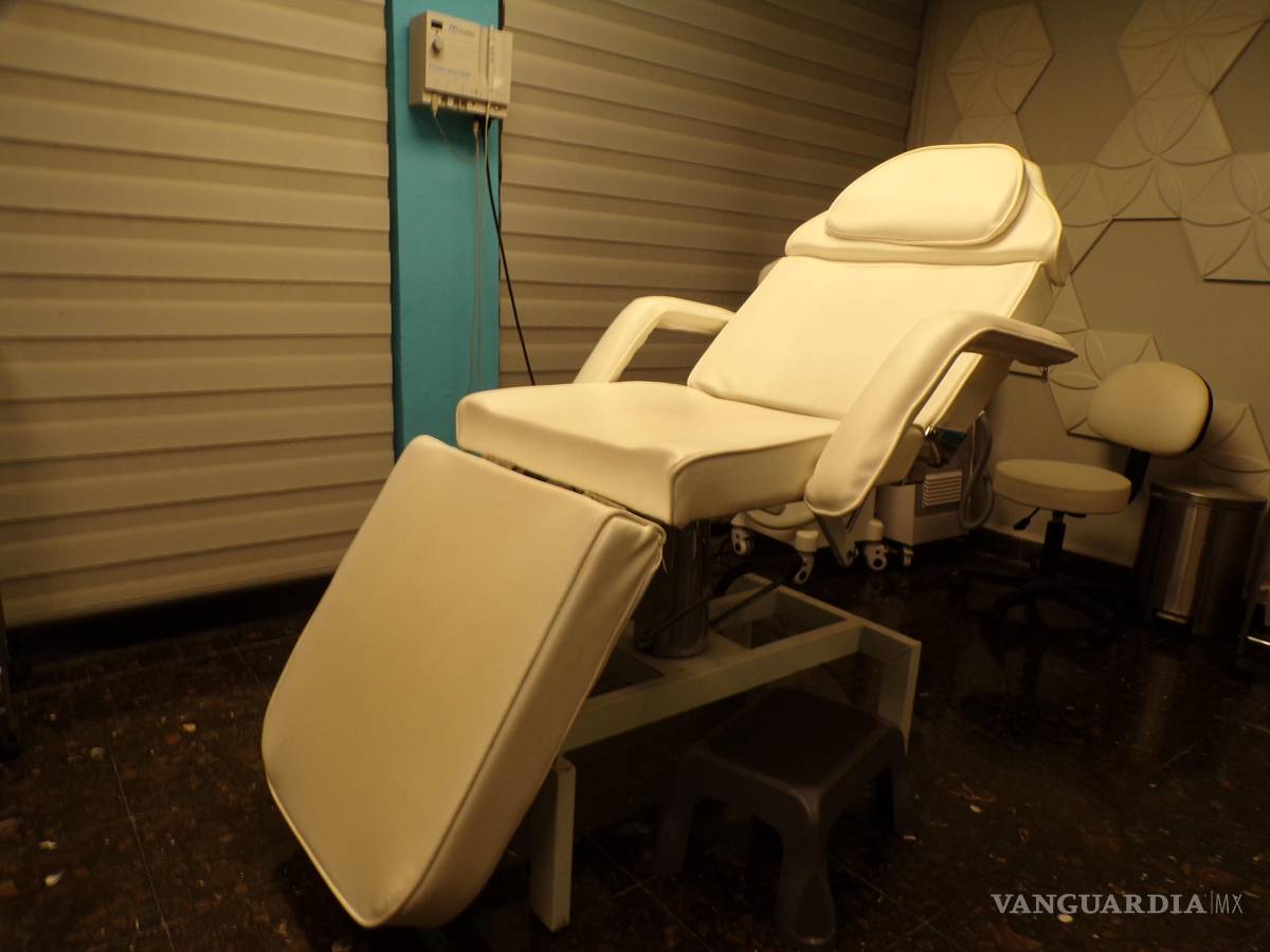 $!Con los altos costos de las pólizas, cada vez más los usuarios desistirán de pagar y comenzarán a colapsar el servicio de salud pública.