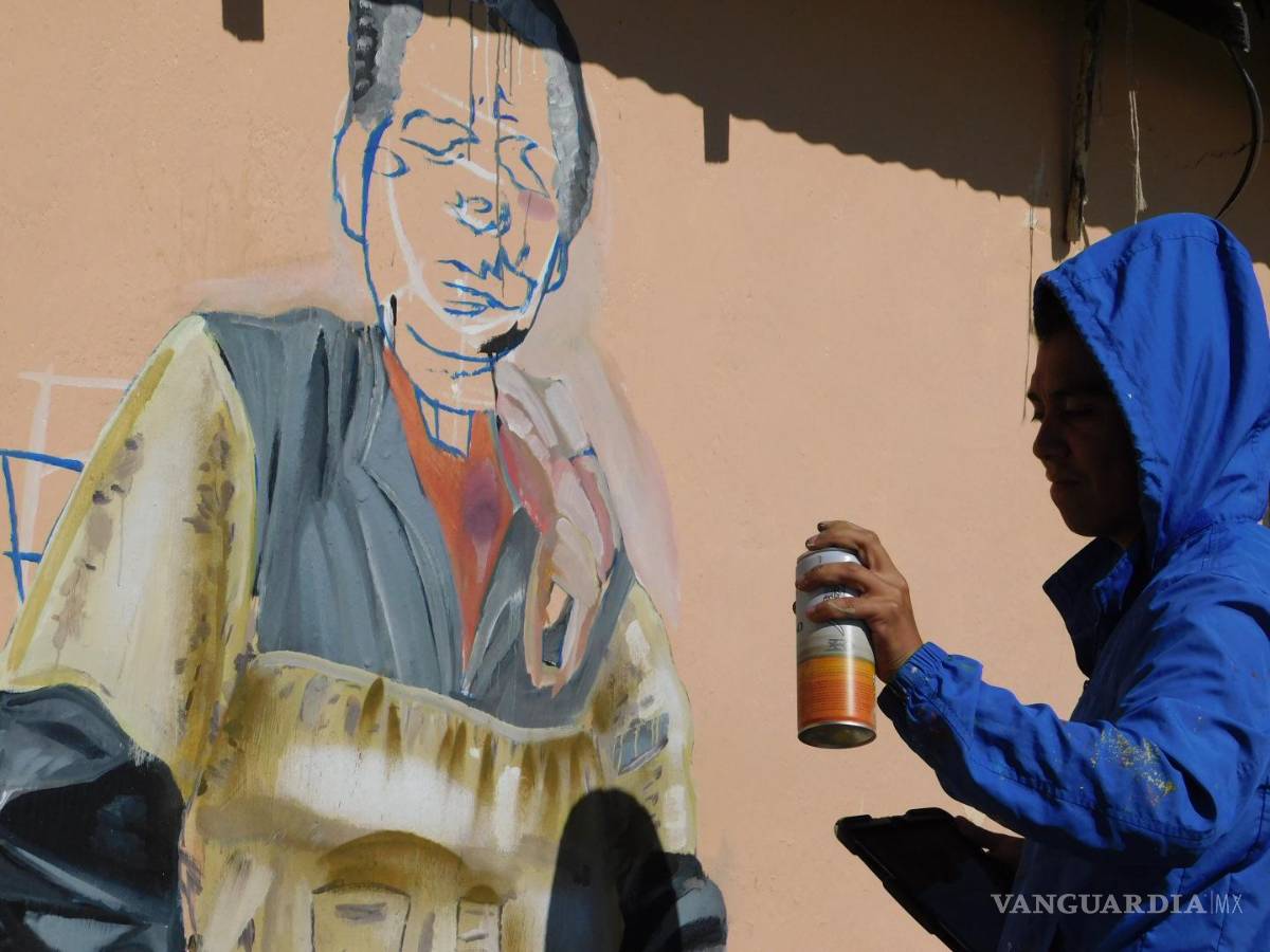 $!Retratan el legado de ‘Mamá Guecho’ en mural del poblado de negros mascogos