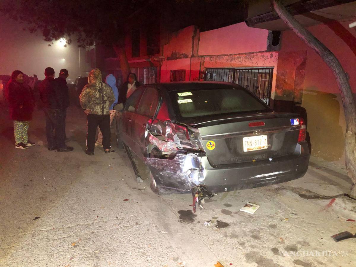$!Dos autos terminaron dañados.