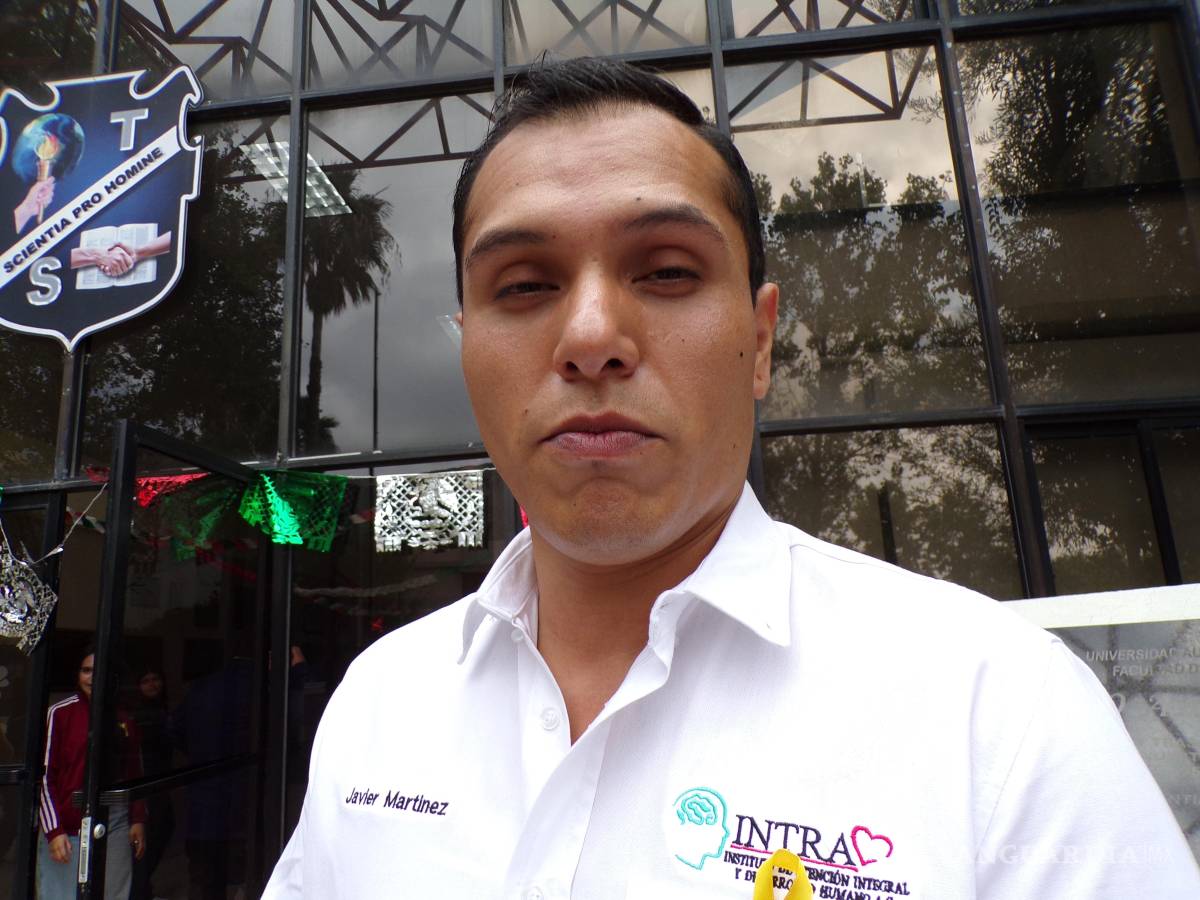 $!Javier Enrique Martínez Becerra, representante legal de INTRA, explicó que el convenio busca ofrecer capacitación, espacios de autocuidado y acompañamiento a trabajadores sociales, garantizando que puedan atender a personas en crisis sin descuidar su propia salud mental.