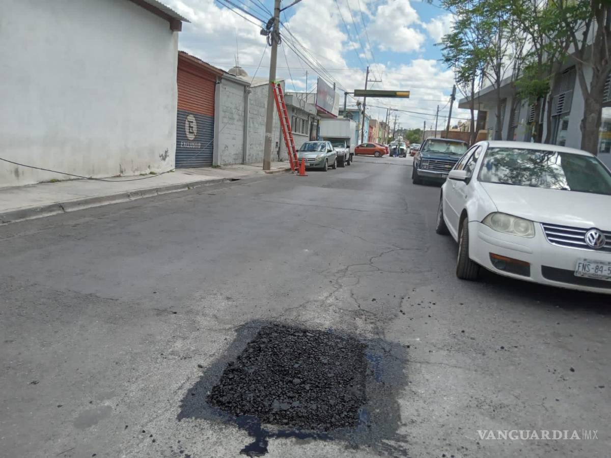 $!El bache fue reparado este día, luego de 3 meses de su reporte.
