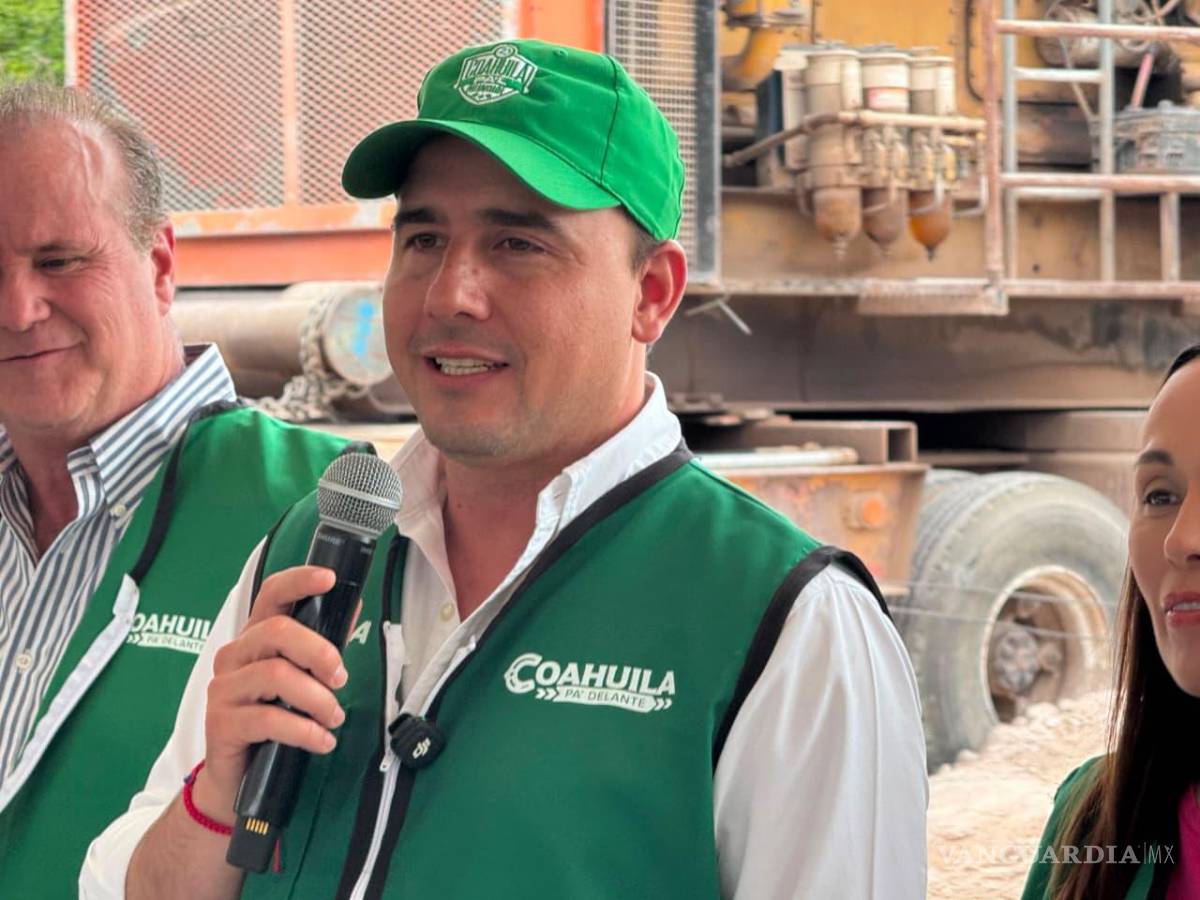 $!Manolo Jiménez Salinas supervisó los avances del pozo de agua número 15, obra que fortalecerá el abasto en diversos sectores de Torreón.