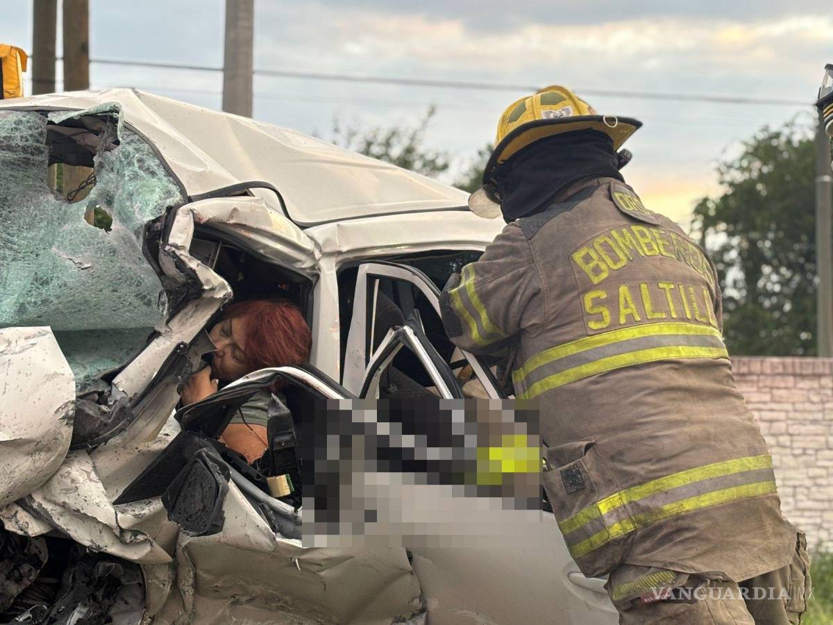 $!El accidente dejó cuatro personas sin vida y tres más heridas; autoridades no han informado sobre detenciones.