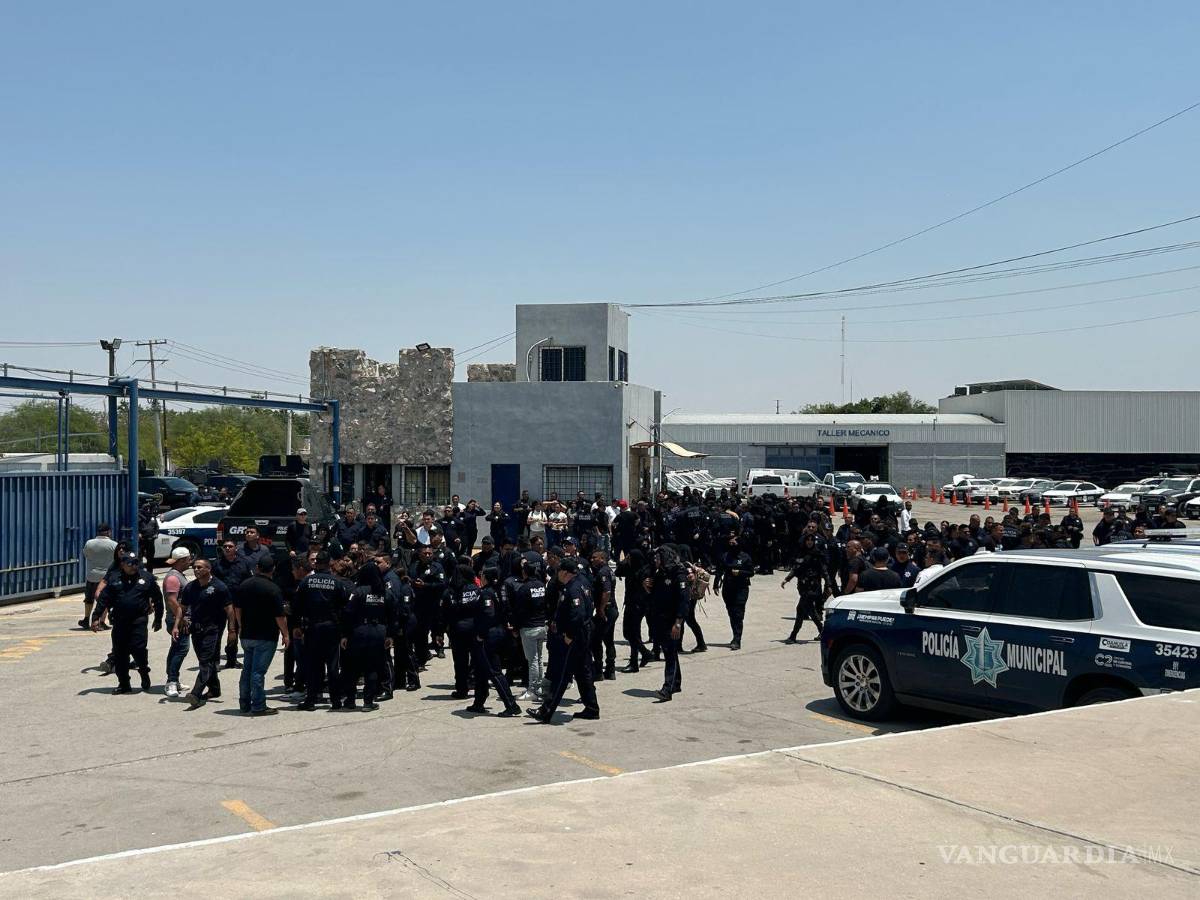 $!Policías de Torreón denunciaron ser retenidos en Seguridad Pública Municipal, lo que derivó en la intervención estatal y federal.