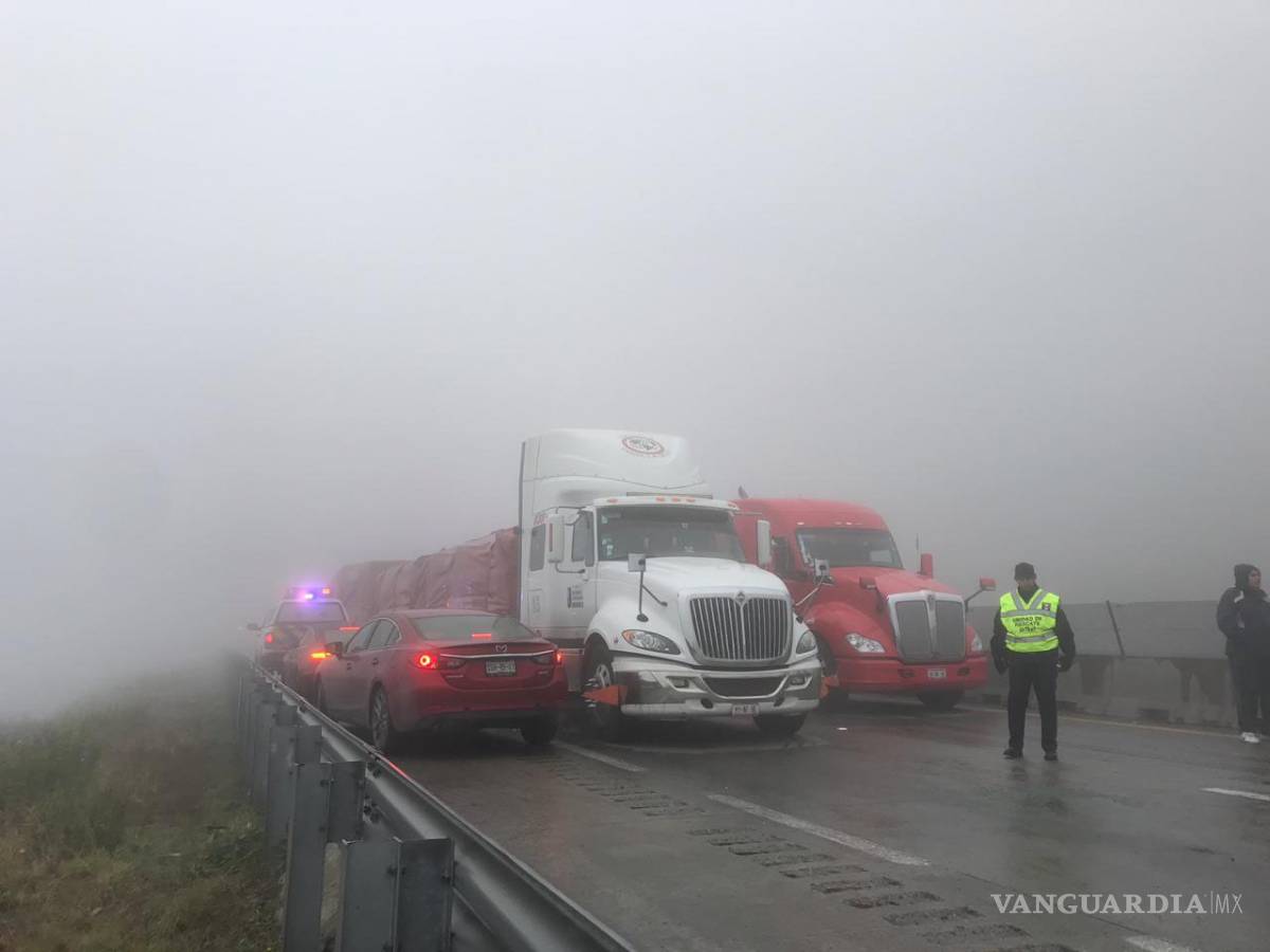 $!Colapsan vías que conectan a Saltillo con Monterrey por accidentes y condiciones climatológicas; IP exige una solución