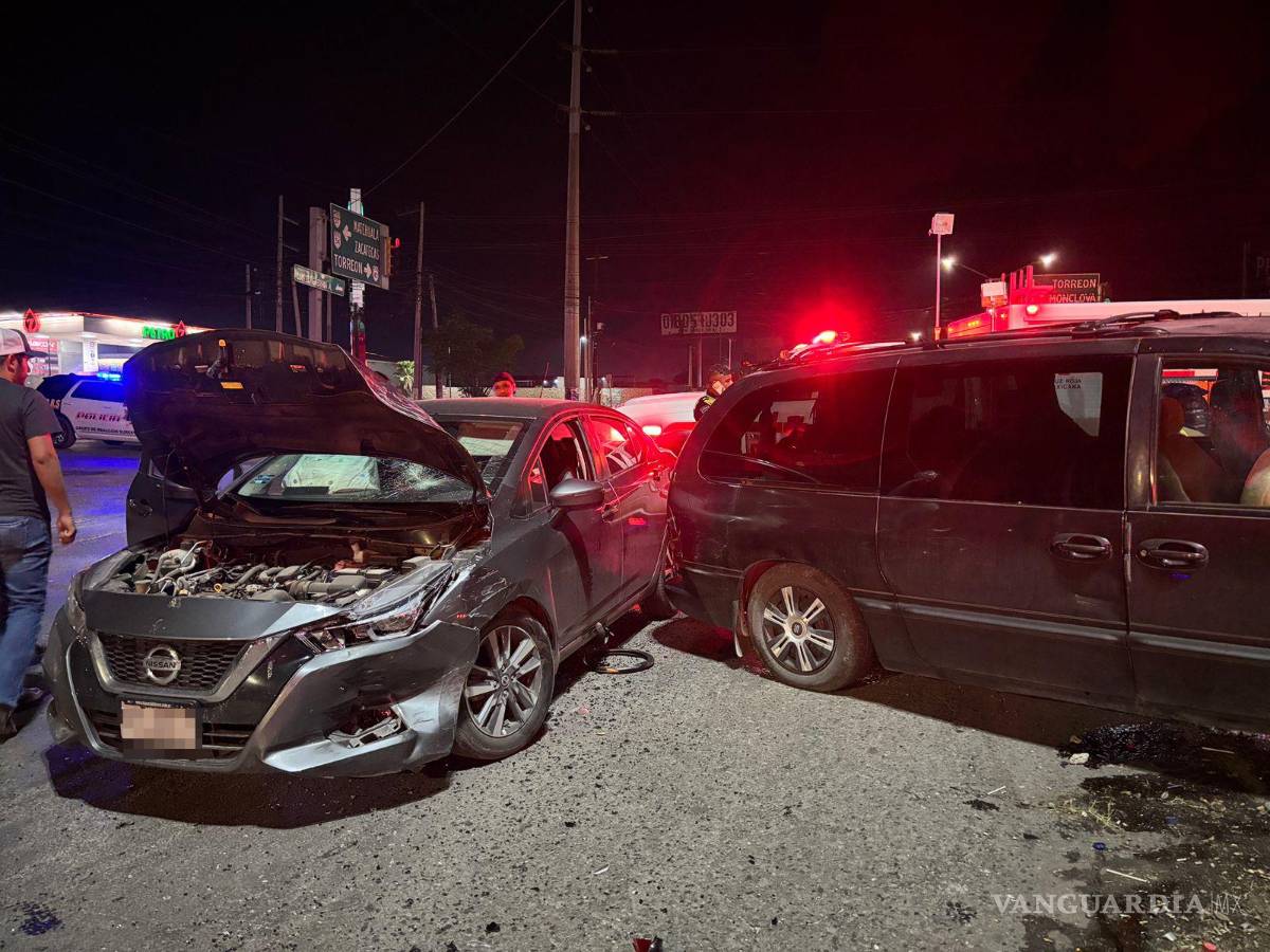 $!Ambos vehículos involucrados fueron enviados al corralón mientras se deslindan responsabilidades.